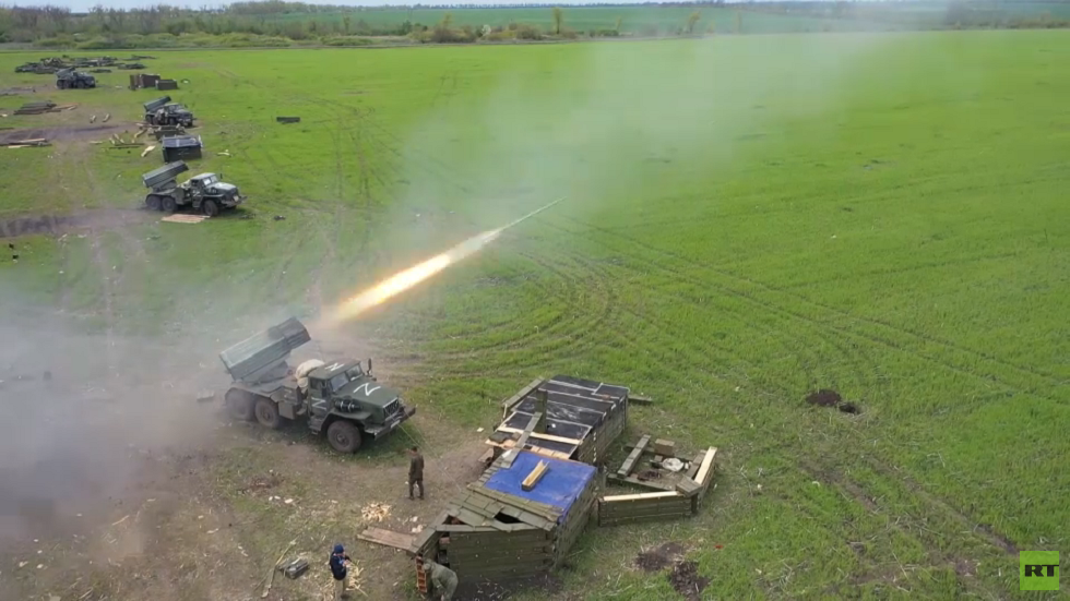 قوات كييف وكتيبة آزوف تواصل خرق نظام وقف إطلاق النار والقوات الروسية ترد بمنظومة غراد