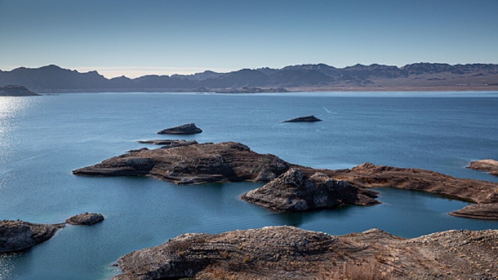 جفاف بحيرة في الولايات المتحدة يكشف مفاجأة دفنت منذ 30 عاما (صور + فيديو)