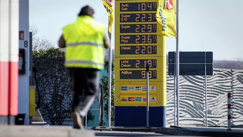 وزير الاقتصاد الألماني: حظر النفط الروسي قد يؤدي إلى نقص الوقود في شرق ألمانيا