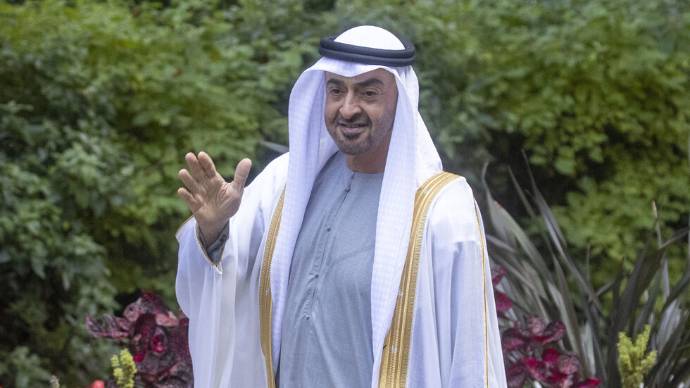 بالفيديو.. ولي عهد أبو ظبي يشهد على أفراح "آل نهيان"