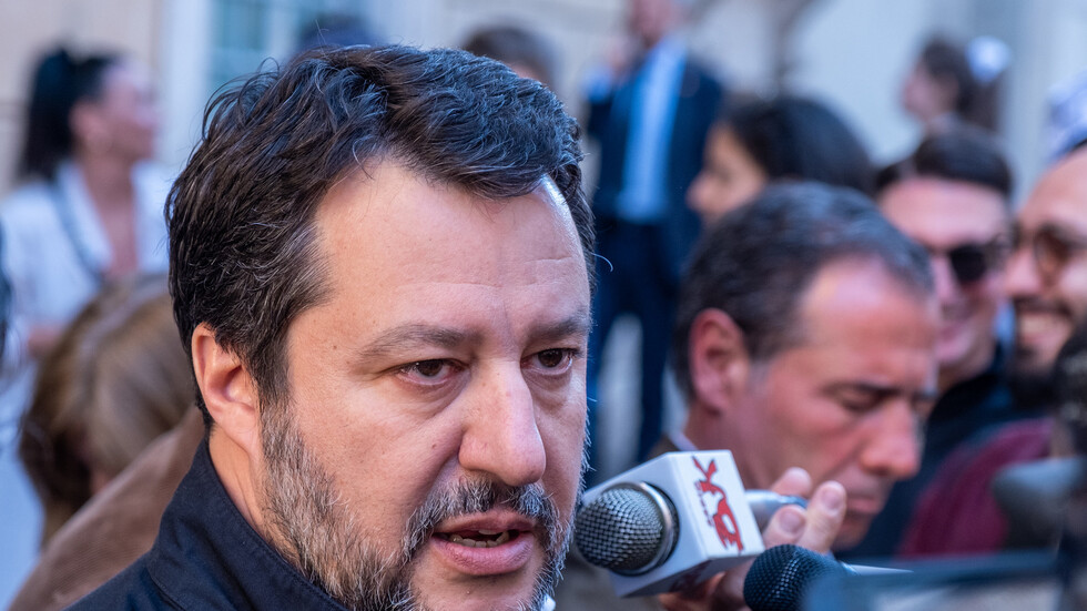 سياسي إيطالي يسأل عن وجهة الأسلحة المقدمة لأوكرانيا