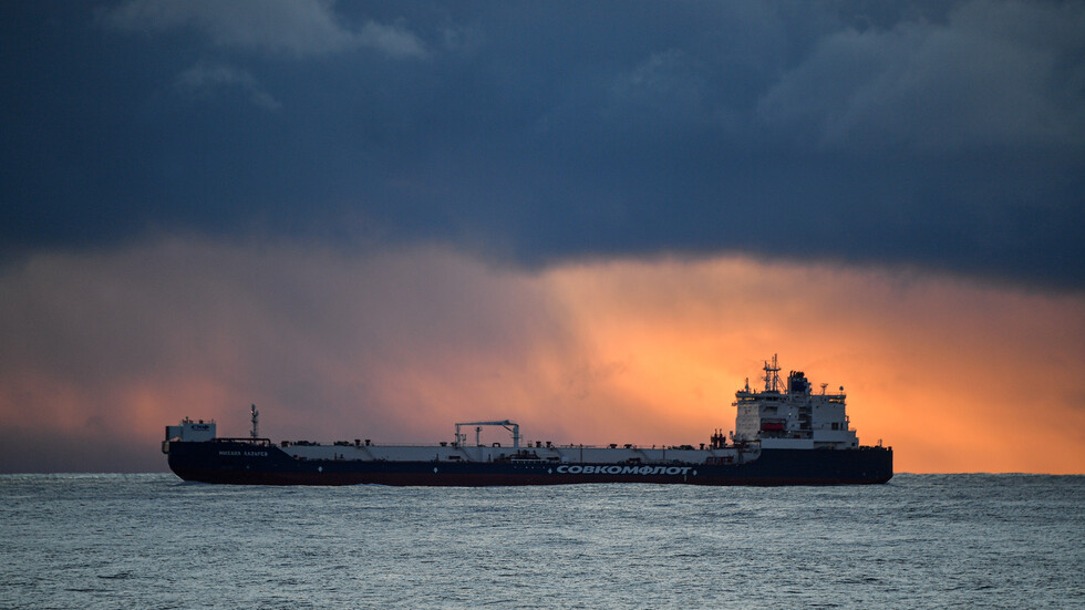 دولة عربية قد تكون المشتري.. أكبر شركة شحن في روسيا تعرض سفنا للبيع