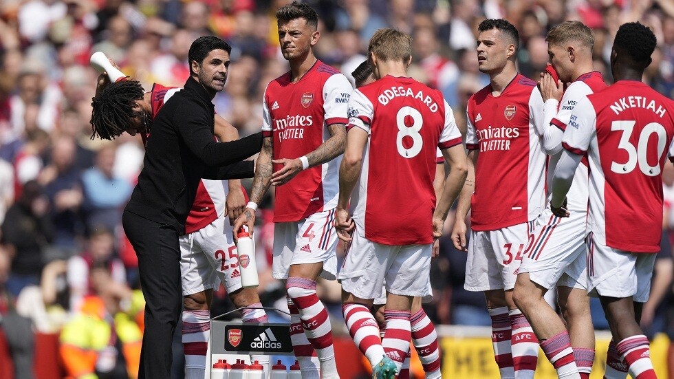 أرسنال يمدد عقد مدربه أرتيتا