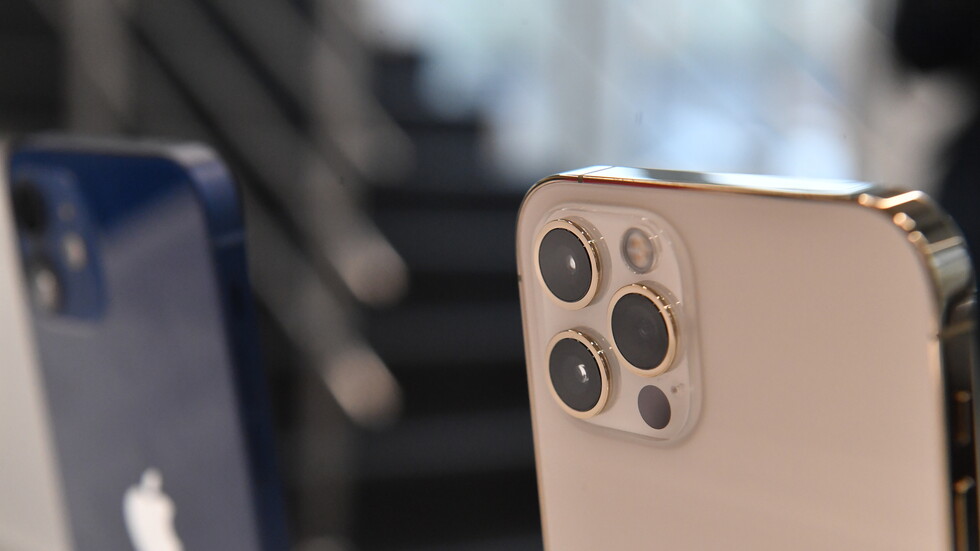 روسيا تتجاوز العقوبات الغربية المفروضة على توريدات الموبايلات