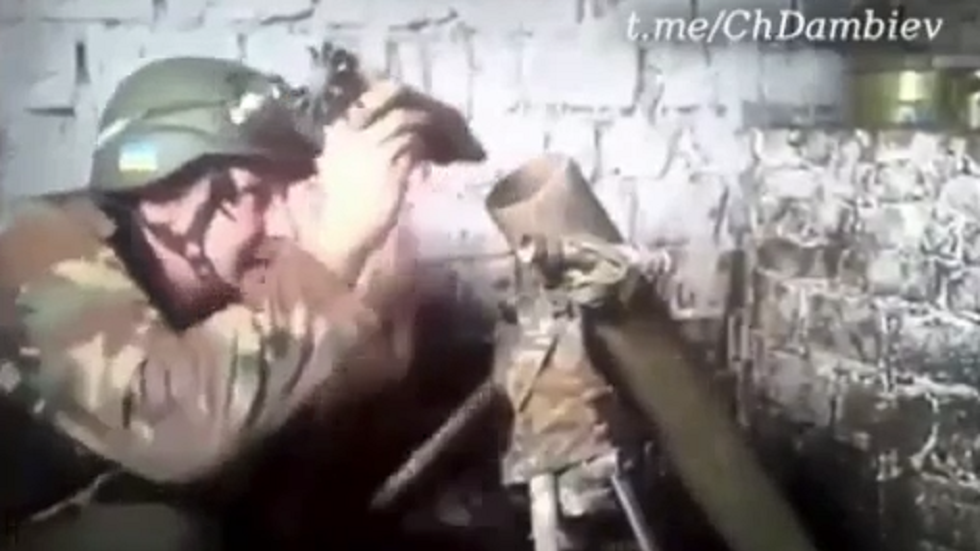 شاهد.. أذكى مقاتل أوكراني