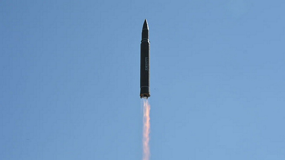 سيئول: كوريا الشمالية أطلقت صاروخا باليستيا من غواصة