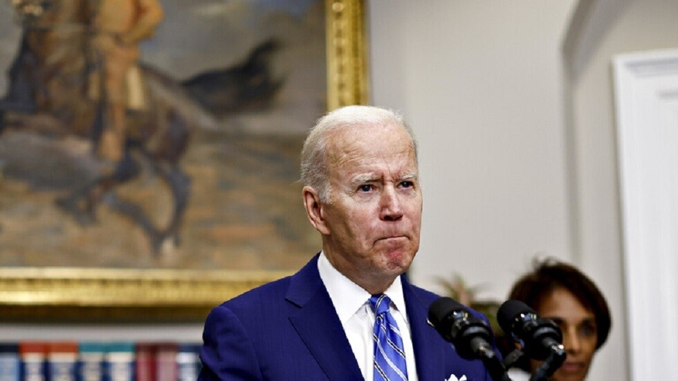 بايدن يسأل مرة أخرى: "أين الطريق" (فيديو)