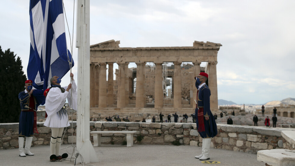 وسائل إعلام: واشنطن تضغط على أثينا لتزوّد كييف بصواريخ "إس-300"