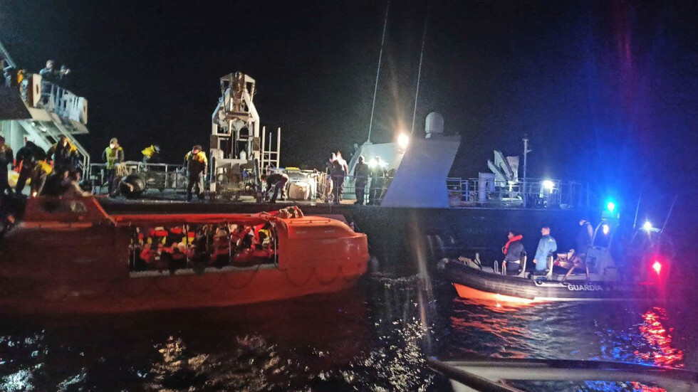 اليونان.. العثور على 106 مهاجرين غير شرعيين على ساحل جزيرة كوس