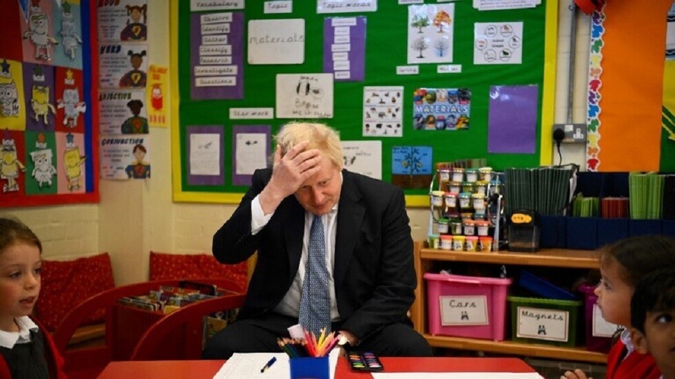 قراء صحيفة بريطانية ينتقدون قرار جونسون بمساعدة أوكرانيا على حساب معيشتهم