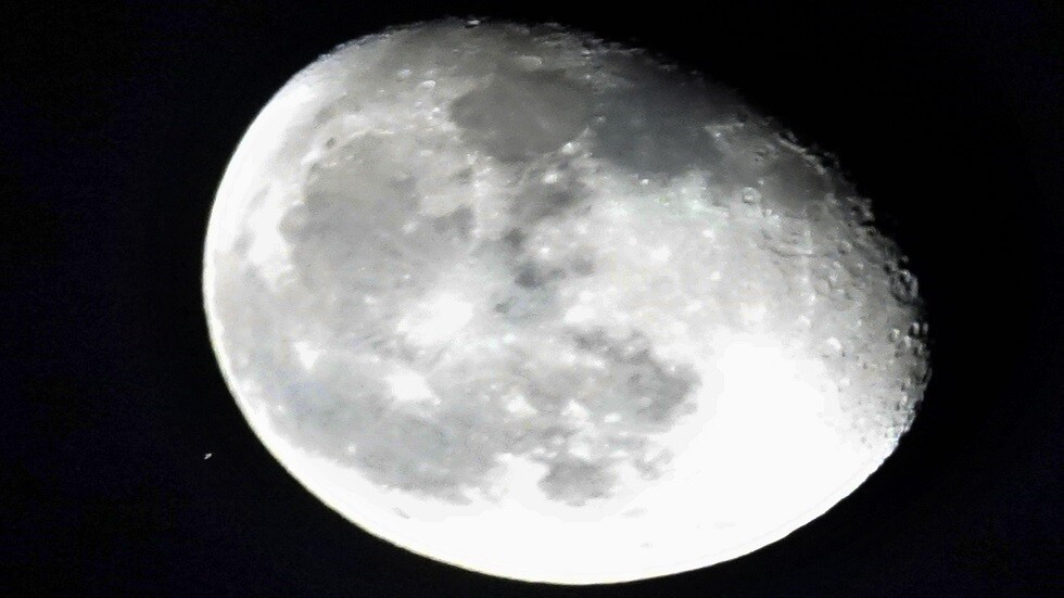 ظاهرة فلكية نادرة شهدتها الدول العربية.. القمر يحجب نجم "ايتا الأسد"