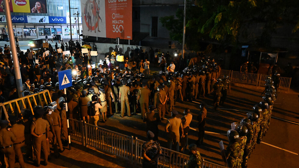 سريلانكا.. تعزيزات أمنية مشددة بعد يوم من احتجاجات تسببت بمقتل خمسة أشخاص