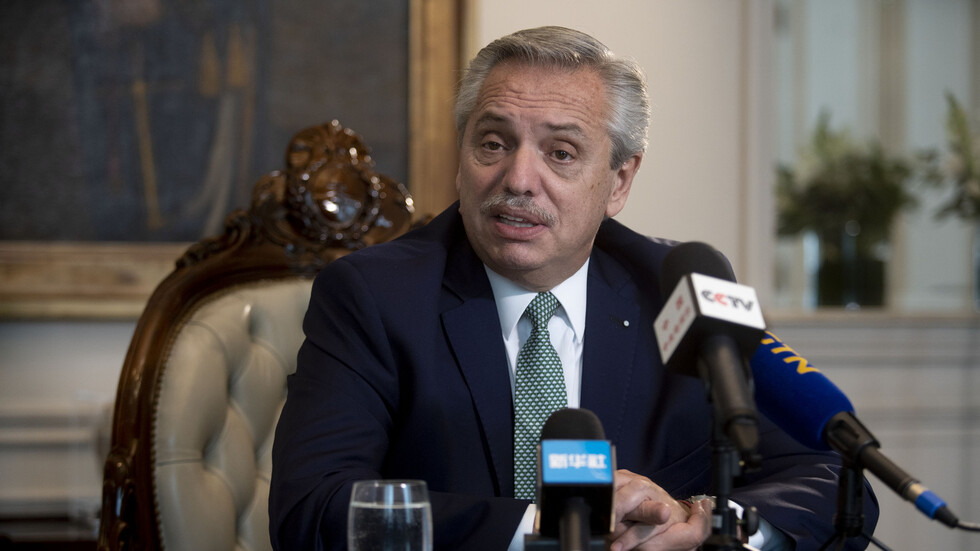 الرئيس الأرجنتيني: العقوبات المفروضة على روسيا نعاني منها جميعا