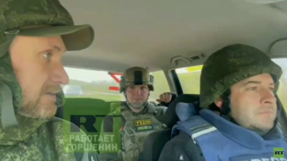 إصابة مصورين لـRT جراء قصف أوكراني في جمهورية دونيتسك