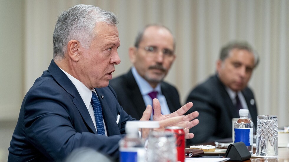 بايدن أكد للملك عبدالله الثاني دعم بلاده لدور الأردن كوصي على المواقع الإسلامية بالقدس