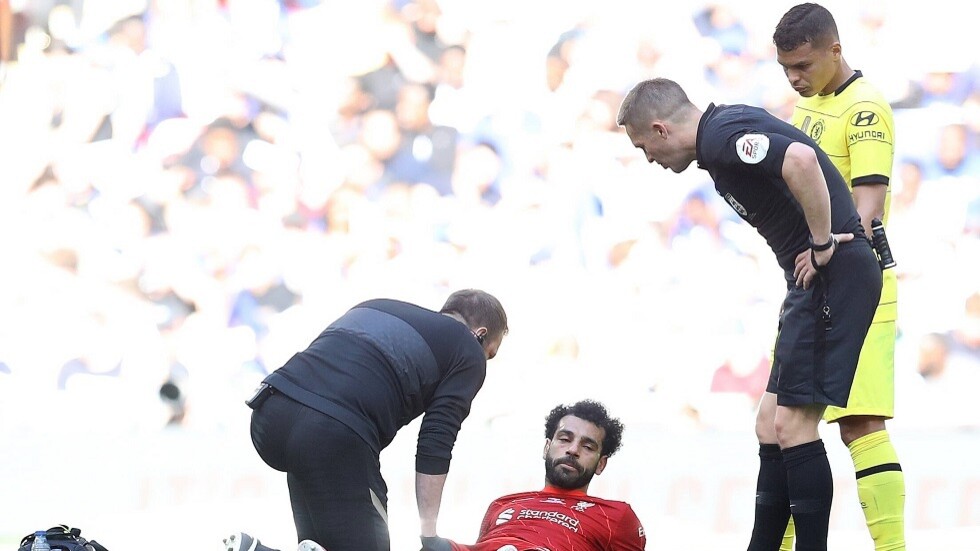 ليفربول يتلقى ضربة موجعة.. صلاح يخرج من نهائي كأس إنجلترا مصابا