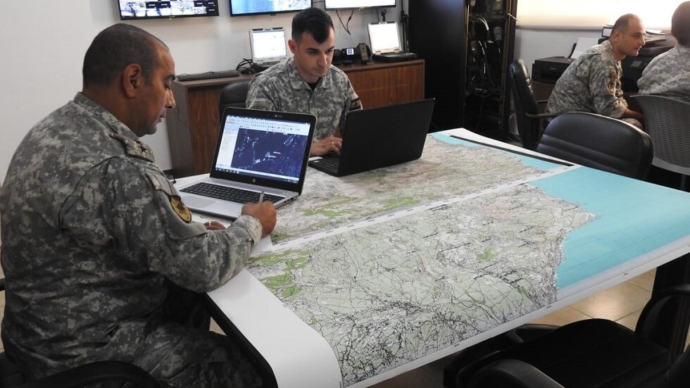 لبنان.. الجيش ينفذ عملية انتشار واسعة حول مراكز الاقتراع (صور + فيديو)