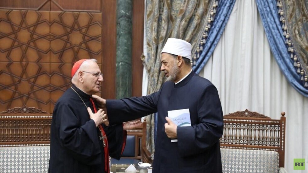 شيخ الأزهر لبطريرك الكلدان الكاثوليك: سنتصدى للأفكار المتطرفة والهدامة والحوار بيننا مستمر (صور)