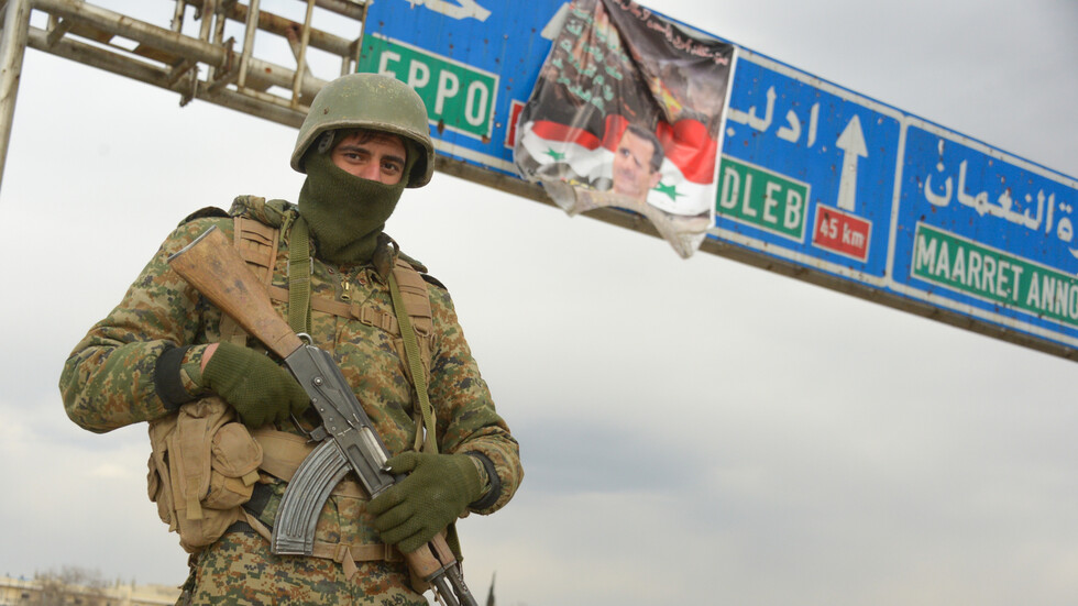 الدفاع الروسية: مقتل 10 جنود سوريين في استهداف حافلة تقلهم بصاروخ "تاو" المضاد للدبابات