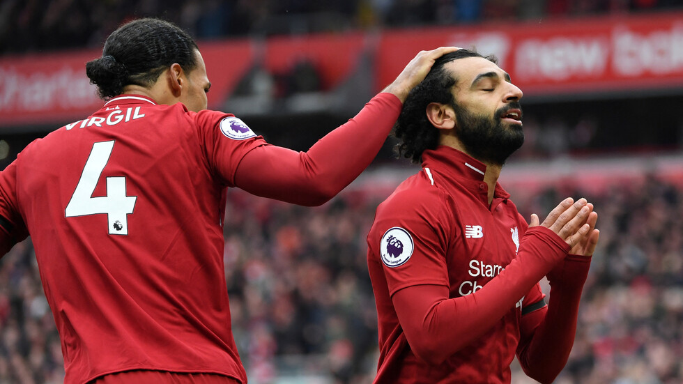 ليفربول يقيم إصابتي صلاح وفان دايك