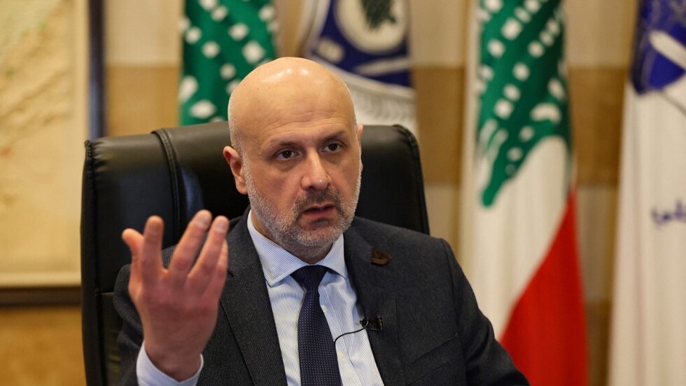 وزير الداخلية اللبناني يصدر نتائج سبع دوائر انتخابية بعد انتهاء عملية الفرز