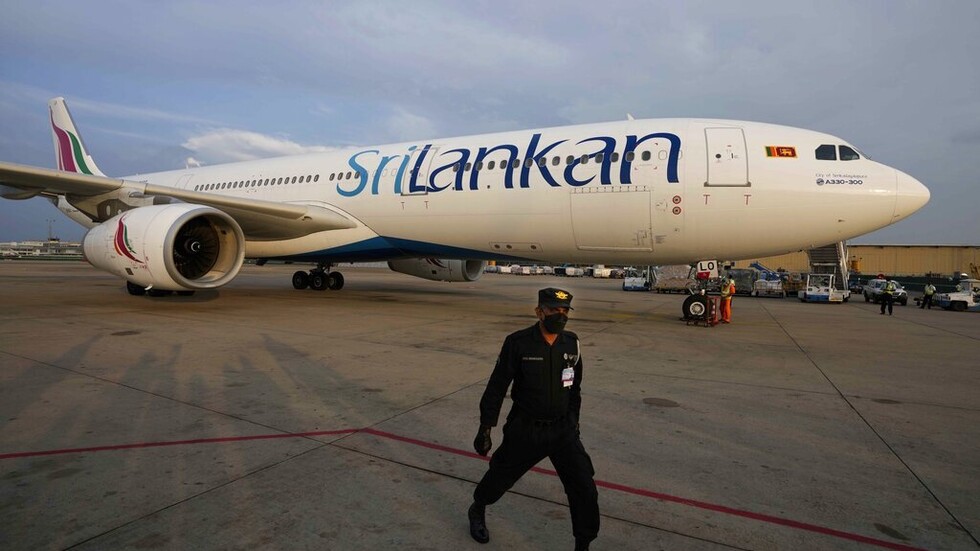 سريلانكا تقترح خصخصة شركة الطيران الوطنية وسط أزمة طاحنة