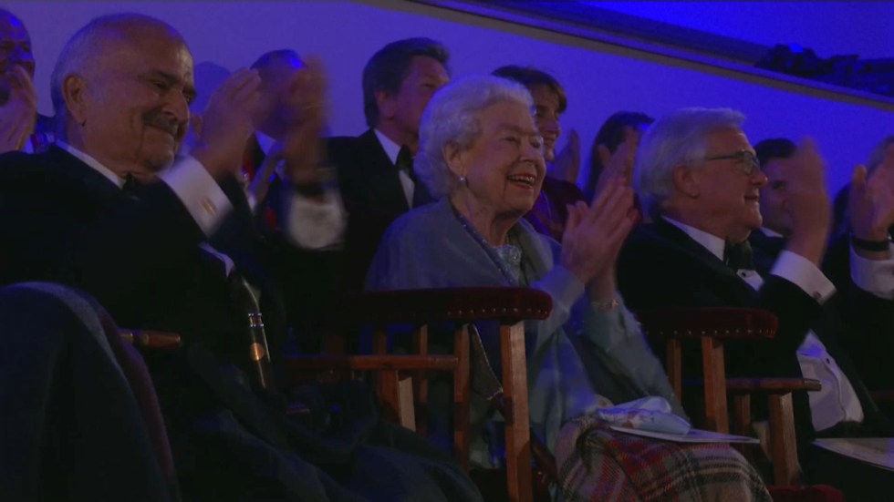 الملكة إليزابيث الثانية تحضر عرض الخيول الخاص بمناسبة بمرور 70 عاما على اعتلائها العرش