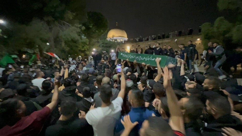 تشييع جنازة وليد الشريف.. إصابة 45 شخصا في مواجهات مع القوات الإسرائيلية في القدس (فيديو)