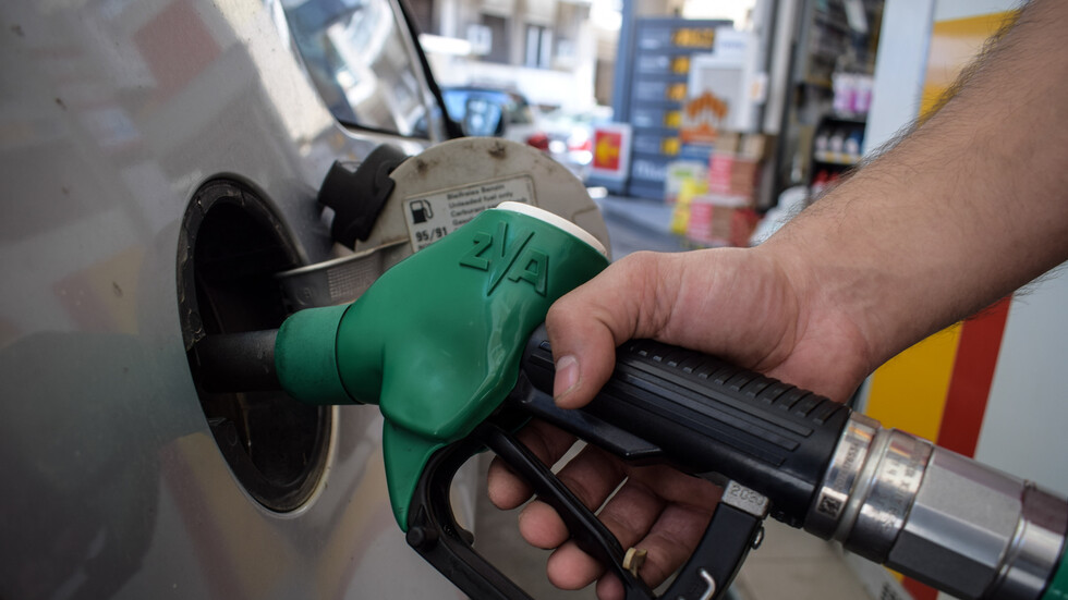 وزير الطاقة السعودي يكشف عن المستفيد الأكبر من ارتفاع سعر البنزين في الغرب