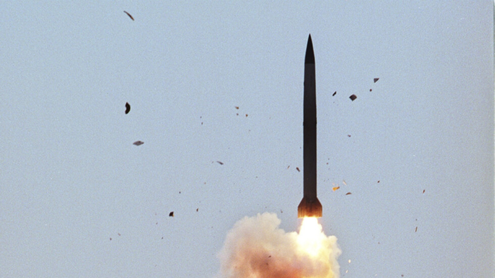 "يسرائيل هيوم": غواصة روسية أطلقت صواريخ على طائرات إسرائيلية قصفت أهدافا في سوريا