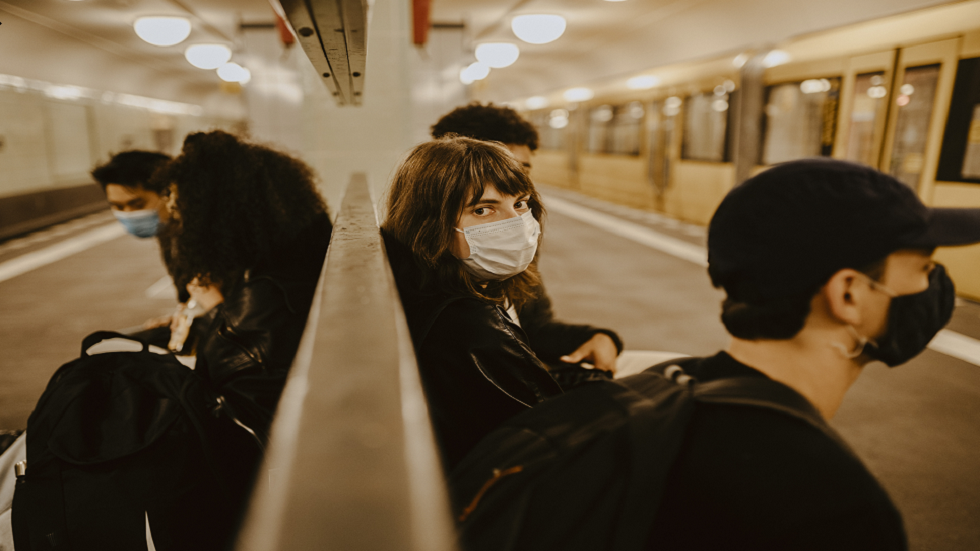 ثلاثة سيناريوهات يكتبها 