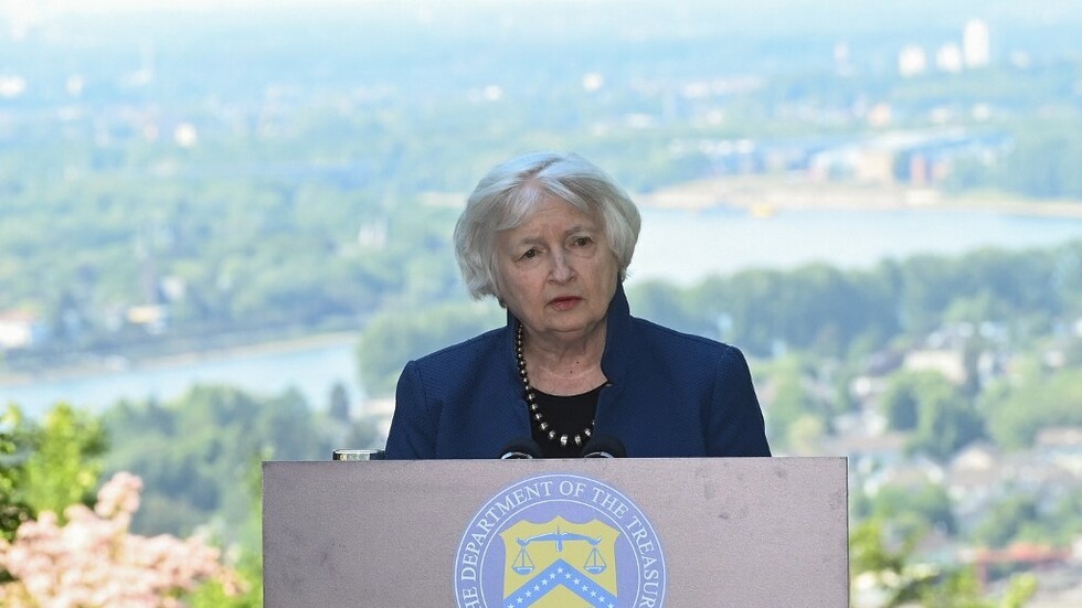 الخزانة الأمريكية تحذر من الآثار التضخمية المصحوبة بارتفاع أسعار المواد الغذائية والغاز