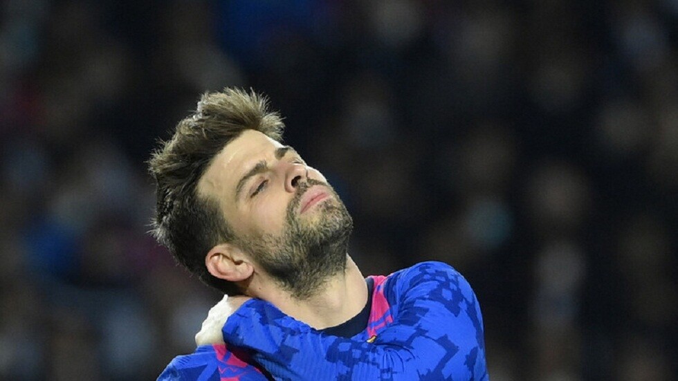 جيرارد بيكيه يحسم مستقبله مع برشلونة