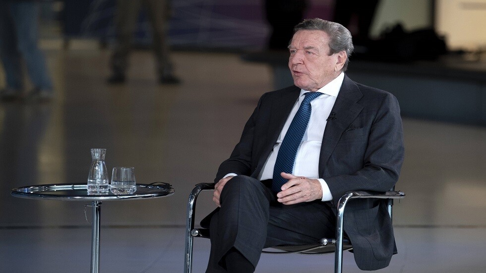 شولتس يرحب بقرار حرمان شرودر من بعض الامتيازات ويعتبره "منطقيا"