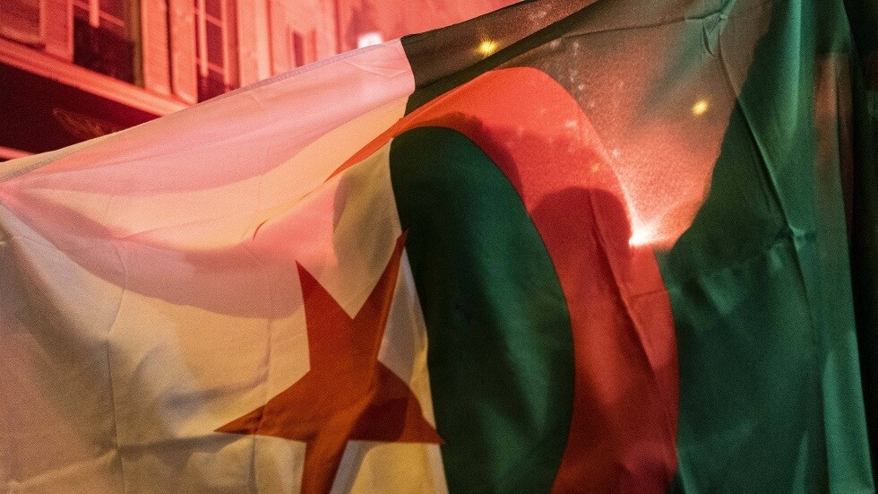 الجزائر.. التماس بالسجن والغرامة لرئيس وزراء سابق وعدد من المسؤولين