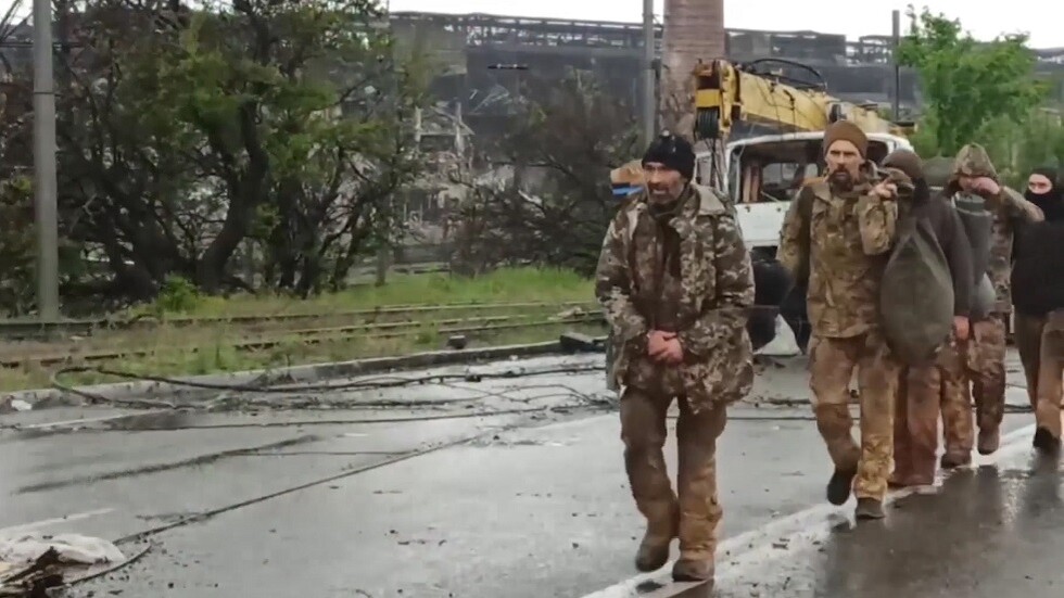 فرنسي عاد من أوكرانيا يوجه سؤالا "بسيطا" لماكرون