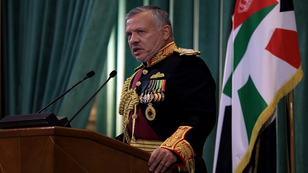 الأردن.. قرار الملك عبدالله يشعل مواقع التواصل