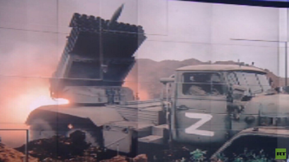 الدفاع الروسية تعرض عمل راجمات صواريخ غراد