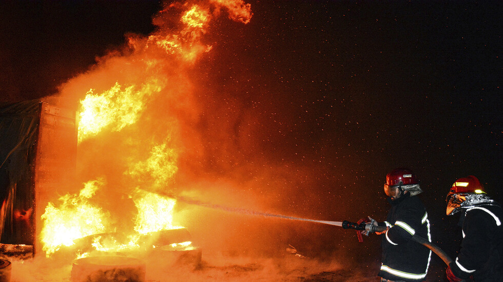 حريق كبير بالقرب من مصفاة بانياس في سوريا (صور)