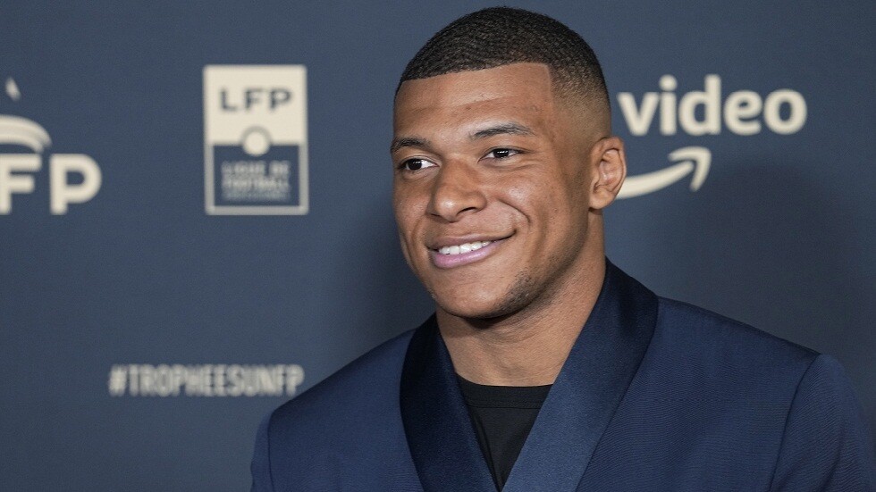 مبابي قرر البقاء في باريس سان جيرمان (تقارير)