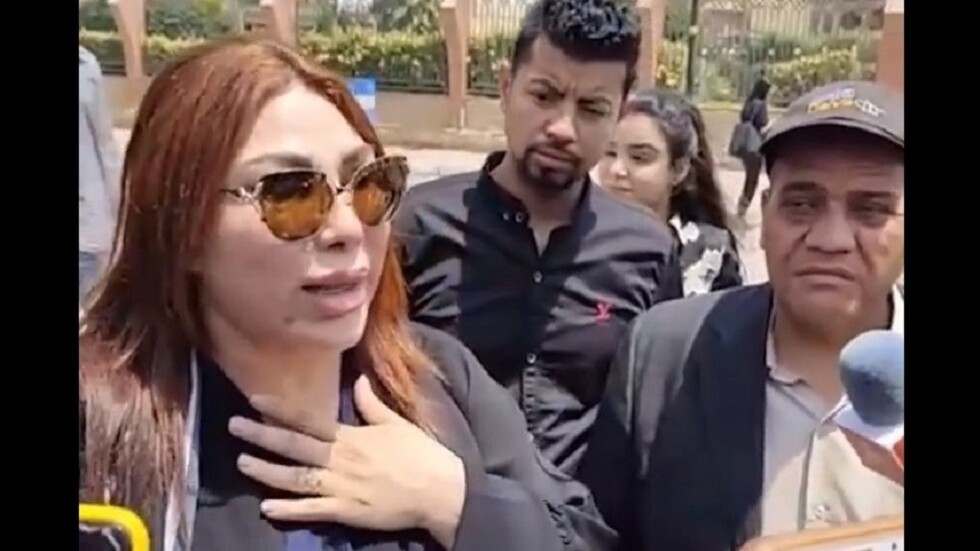 مصر.. شجار بين فنانات مصريات في تشييع جثمان الفنان سمير صبري (فيديو)