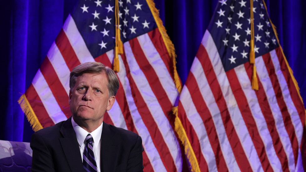 السفير الأمريكي السابق لدى موسكو: الدبلوماسيون الأمريكيون كذبوا على كييف