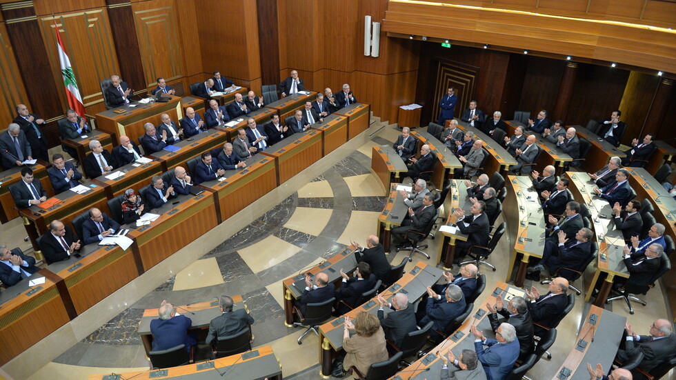 لبنان.. نائب من