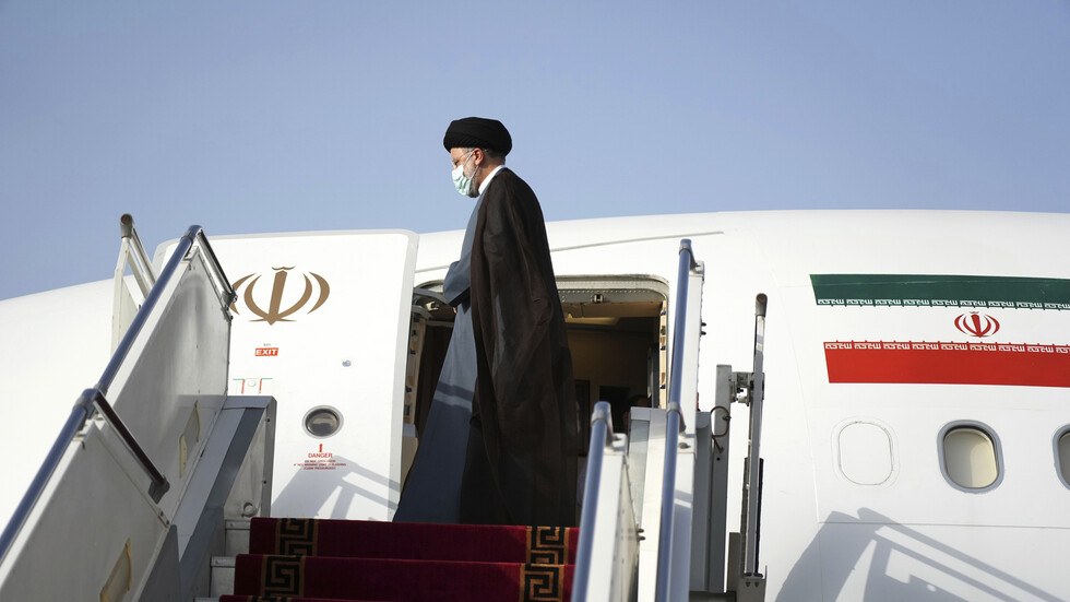 الرئيس الإيراني عن زيارته إلى سلطنة عمان: هذه الرحلة مهمة في إطار تطوير سياسة حسن الجوار