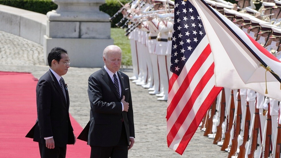 بايدن يوجه رسالة صارمة للصين ويهدد بالتدخل 