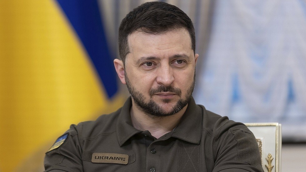 زيلينسكي يصدق على قانون لمصادرة أصول "الداعمين للعملية العسكرية الروسية"