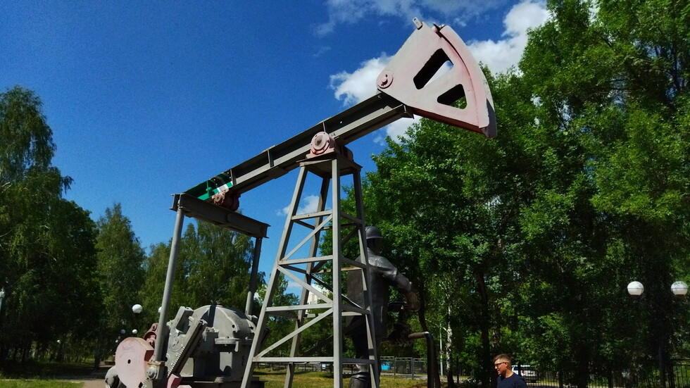 ألمانيا مستعدة لدعم الحظر على النفط الروسي حتى بدون هنغاريا