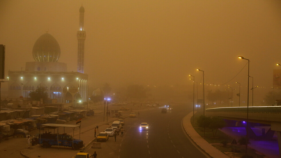 المرصد العراقي لحقوق الإنسان يتوقع حدوث موجات نزوح بسبب العواصف الترابية
