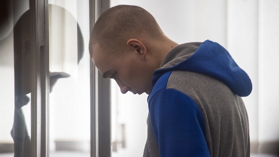 محكمة أوكرانية تقضي بالسجن مدى الحياة على جندي روسي متهم "بمخالفة قانون وأعراف الحرب"