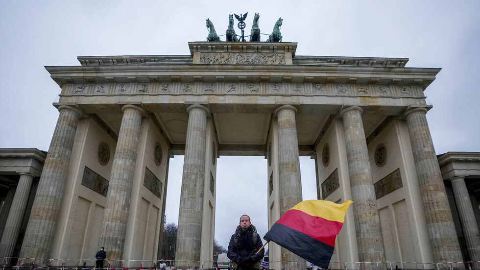 ألمانيا تمنع توريد 100 عربة عسكرية مدرعة إلى أوكرانيا